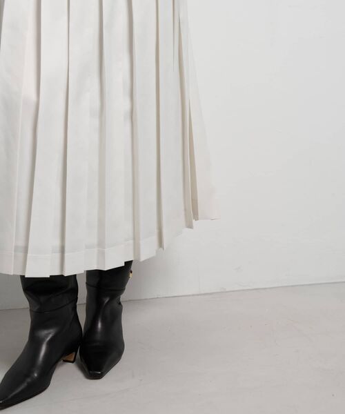 LANVIN en Bleu（ランバンオンブルー）の「LIMONTA East サテンプリーツスカート（スカート・レディース・オフホワイト/ブラウン/ブラック・38/36）」の17枚目の写真