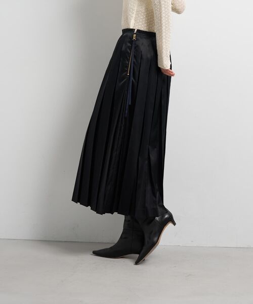 LANVIN en Bleu（ランバンオンブルー）の「LIMONTA East サテンプリーツスカート（スカート・レディース・オフホワイト/ブラウン/ブラック・38/36）」の22枚目の写真