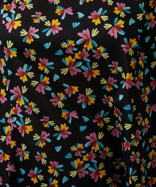Jocomomola(ホコモモラ)の「Petalo フラワープリントカットソー(Tシャツ/カットソー・レディース・ブラック/グリーン・40)」の8枚目の写真