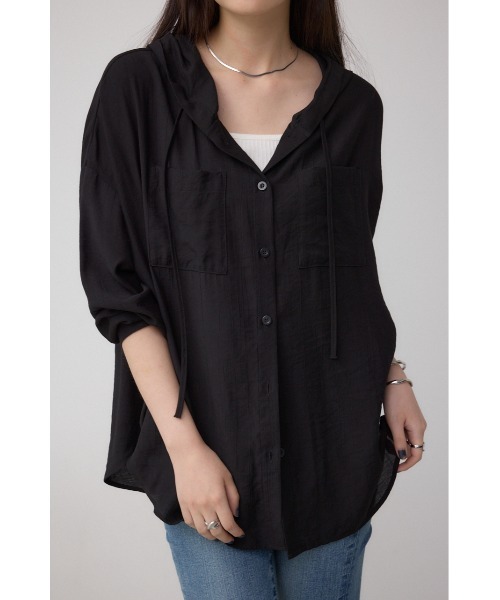 AZUL by moussy(アズールバイマウジー)の「フード付きボタンシャツ(シャツ/ブラウス・レディース・ブラック/オフホワイト/ブルー・FREE)」の3枚目の写真