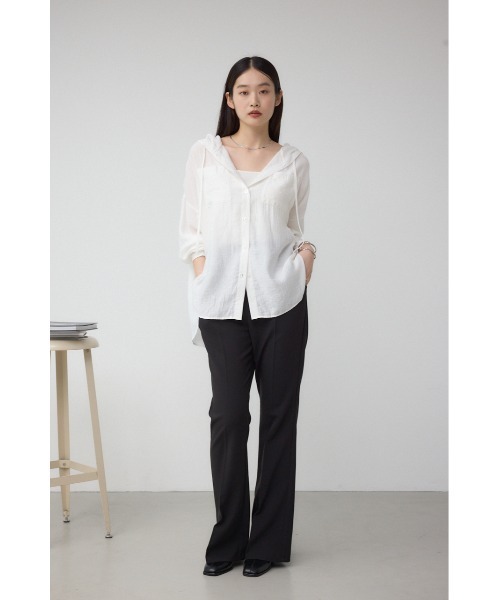 AZUL by moussy(アズールバイマウジー)の「フード付きボタンシャツ(シャツ/ブラウス・レディース・ブラック/オフホワイト/ブルー・FREE)」の6枚目の写真