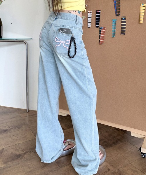 FREE STYLISTS(フリー スタイリスト)の「YUGA_YGMC Ribbon embroidery wide length denim pants(デニムパンツ・レディース・ライトブルー・M/S)」の1枚目の写真