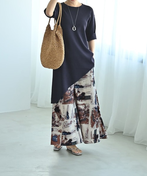 STYLE DELI(スタイルデリ)の「【Kana Oyama×BLK001】アシメトップス/DELI size(Tシャツ/カットソー・レディース・ライトグレー/ブラック/ネイビー・FREE)」の1枚目の写真