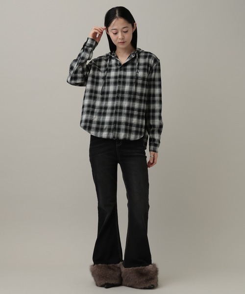 ALAND(エーランド)の「【UNISEX】ALAND/チェックフード長袖シャツ(シャツ/ブラウス・レディース・ブラック/ブラウン・MEDIUM/SMALL)」の4枚目の写真