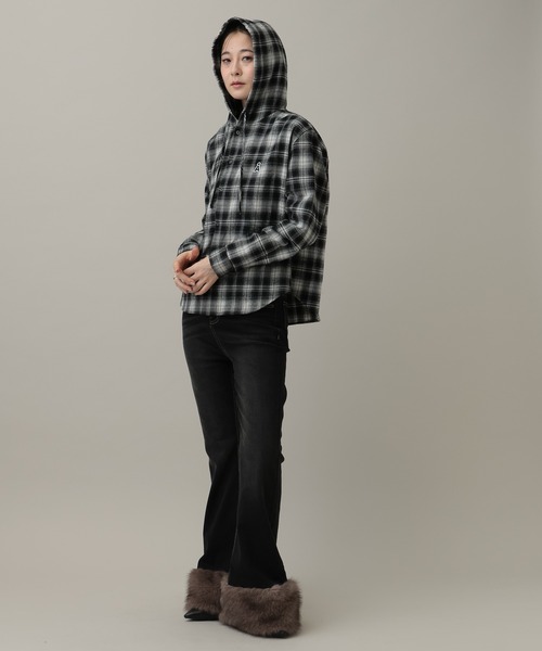 ALAND(エーランド)の「【UNISEX】ALAND/チェックフード長袖シャツ(シャツ/ブラウス・レディース・ブラック/ブラウン・MEDIUM/SMALL)」の8枚目の写真