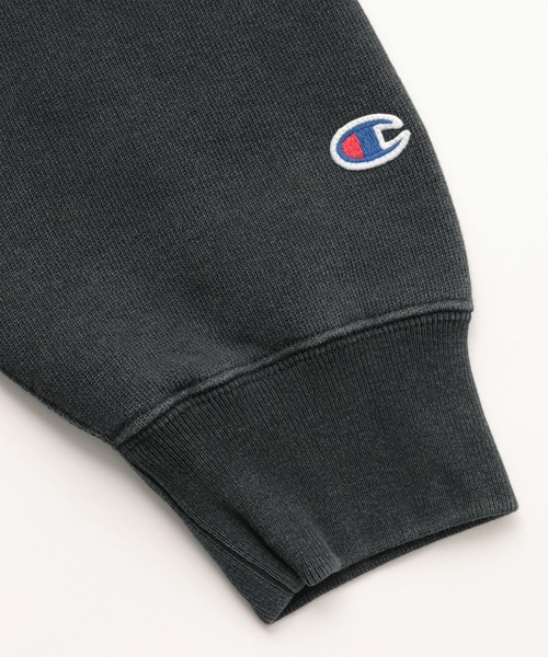 Champion（チャンピオン）の「X-girl x Champion REVERSE WEAVE R FADED LOGO SWEAT TOP（スウェット・レディース・ブラック/ネイビー・M/S）」の6枚目の写真