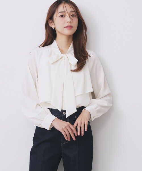 index（インデックス）の「アシンメトリーレイヤードボウタイブラウス【洗濯機OK/イージーアイロン/防シワ】《XS～3L》（シャツ/ブラウス・レディース・オフホワイト/ブラック系1/ブラック系/アイボリー系7/ピンク系/サックスブルー・44/40/42/34/36/38）」の9枚目の写真