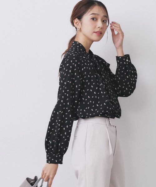 index（インデックス）の「アシンメトリーレイヤードボウタイブラウス【洗濯機OK/イージーアイロン/防シワ】《XS～3L》（シャツ/ブラウス・レディース・オフホワイト/ブラック系1/ブラック系/アイボリー系7/ピンク系/サックスブルー・44/40/42/34/36/38）」の17枚目の写真