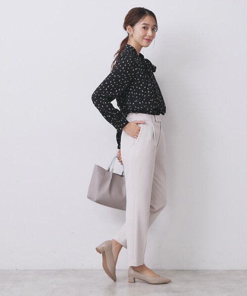 index（インデックス）の「アシンメトリーレイヤードボウタイブラウス【洗濯機OK/イージーアイロン/防シワ】《XS～3L》（シャツ/ブラウス・レディース・オフホワイト/ブラック系1/ブラック系/アイボリー系7/ピンク系/サックスブルー・44/40/42/34/36/38）」の19枚目の写真