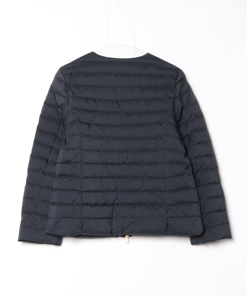 TATRAS（タトラス）の「TATRAS NOKO DOWN JACKET タトラス ノコ ライトダウンジャケット（ダウンジャケット/コート・レディース・ブラック/ネイビー/アイボリー・4/3/2/5/1）」の20枚目の写真