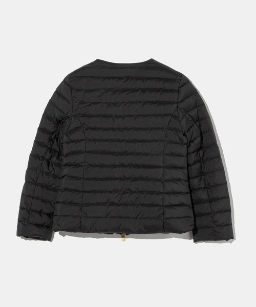 TATRAS（タトラス）の「TATRAS NOKO DOWN JACKET タトラス ノコ ライトダウンジャケット（ダウンジャケット/コート・レディース・ブラック/ネイビー/アイボリー・4/3/2/5/1）」の9枚目の写真