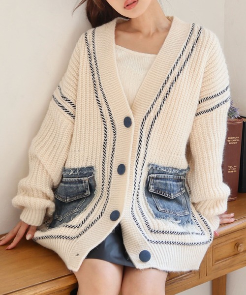 CECIL McBEE(セシルマクビー)の「デニムポケットライン入りリブニットBIGカーディガン(カーディガン/ボレロ・レディース・チャコールグレー/アイボリー・MEDIUM)」の3枚目の写真