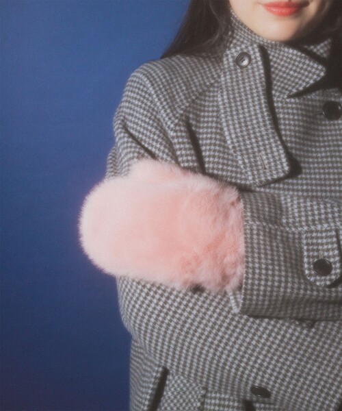 Ray BEAMS(レイビームス)の「【別注】CONTROL FREAK / フェイク ファー ミトン(手袋・レディース・ピンク/オフホワイト/ブラック・ONE SIZE)」の3枚目の写真