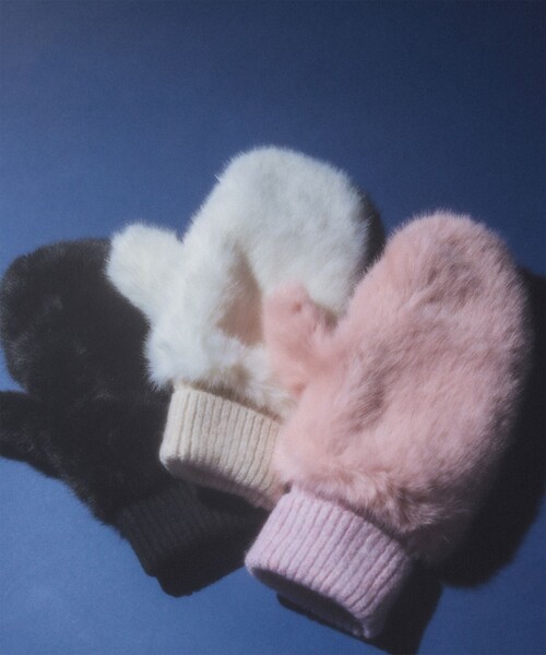 Ray BEAMS(レイビームス)の「【別注】CONTROL FREAK / フェイク ファー ミトン(手袋・レディース・ピンク/オフホワイト/ブラック・ONE SIZE)」の14枚目の写真