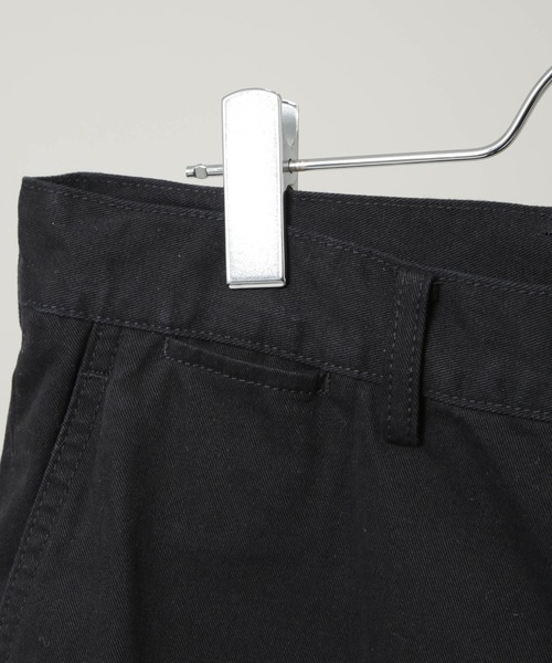 NANO universe（ナノユニバース）の「｢HOTEL PALACE｣ ワイドストレートチノパンツ（チノパンツ・メンズ・ベージュ/ブラック・L/M）」の11枚目の写真
