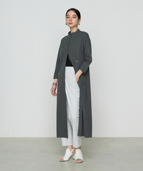 Gabardine K.T（ギャバジンケーティー）の「ストレッチタフタ シャツドレス（ワンピース・レディース・ネイビー/チャコール・9号）」の2枚目の写真