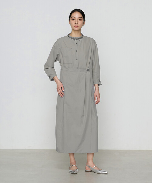 Gabardine K.T（ギャバジンケーティー）の「ストレッチタフタ シャツドレス（ワンピース・レディース・ネイビー/チャコール・9号）」の5枚目の写真