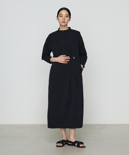 Gabardine K.T（ギャバジンケーティー）の「ストレッチタフタ シャツドレス（ワンピース・レディース・ネイビー/チャコール・9号）」の12枚目の写真