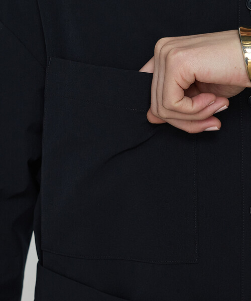 Gabardine K.T（ギャバジンケーティー）の「ストレッチタフタ シャツドレス（ワンピース・レディース・ネイビー/チャコール・9号）」の17枚目の写真