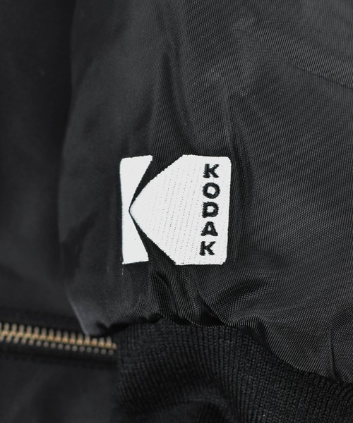 HUF(ハフ)の「【C-HUF】【HUF×KODAK/ハフ×コダック】COLLAGE BOMBER REVERSIBLE JACKET JK00466(ブルゾン・メンズ・ブラック・MEDIUM/LARGE/XX-LARGE/SMALL)」の8枚目の写真