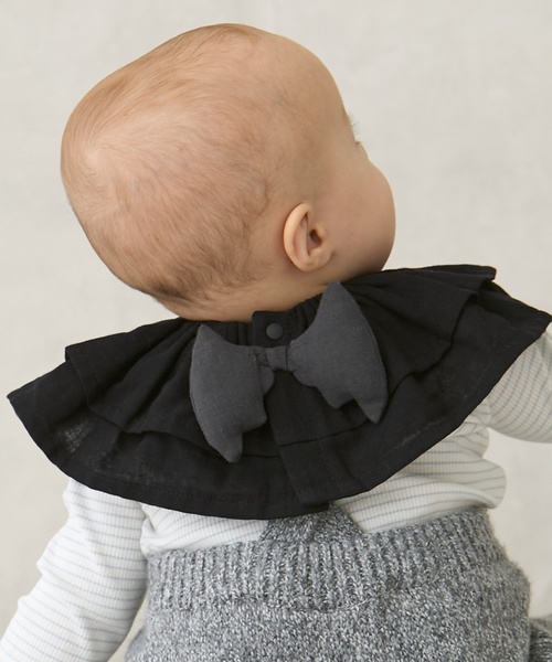 petit main（プティマイン）の「【防水】天使とコウモリのスタイ（スタイ/よだれかけ・キッズ・アイボリー/ブラック・F）」の2枚目の写真