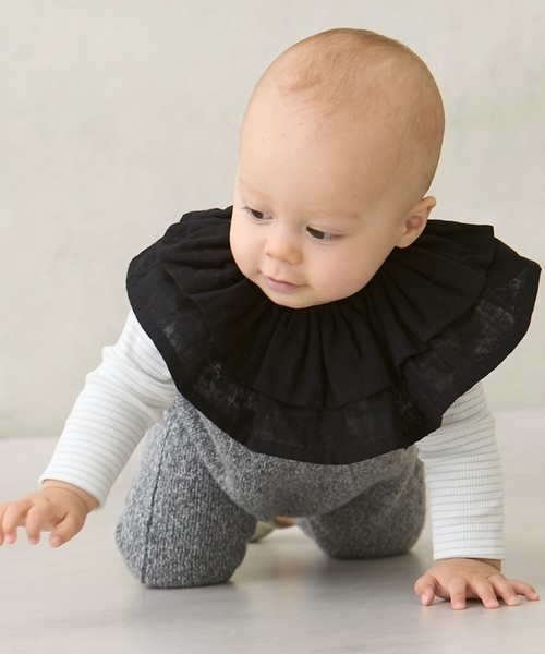 petit main（プティマイン）の「【防水】天使とコウモリのスタイ（スタイ/よだれかけ・キッズ・アイボリー/ブラック・F）」の4枚目の写真