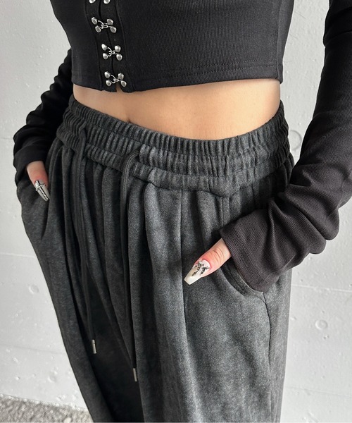LVEU.(ラブユ.)の「【LVEU.】ウォッシュプリントロングパンツ / ボトムス パンツ スウェット ウォッシュ プリント ワイド ルーズ ブラック ベージュ グレー ZOZOTOWN限定(スウェットパンツ・レディース・グレー/ブラック/ベージュ・FREE)」の8枚目の写真