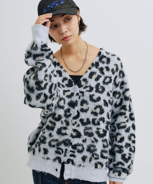 atmos pink（アトモスピンク）の「atmos pink Leopard Knit Cardigan / アトモス ピンク レオパード ニット カーディガン（カーディガン/ボレロ・レディース・ブルー/ピンク/ベージュ・FREE）」の2枚目の写真