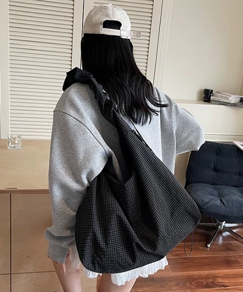 CELENA BEATS（セレナビーツ）の「チェック＆ワッフル シャーリング ショルダー バッグ（ショルダーバッグ・レディース・ブラウン/グレー/ブラック/ホワイト・FREE）」の8枚目の写真
