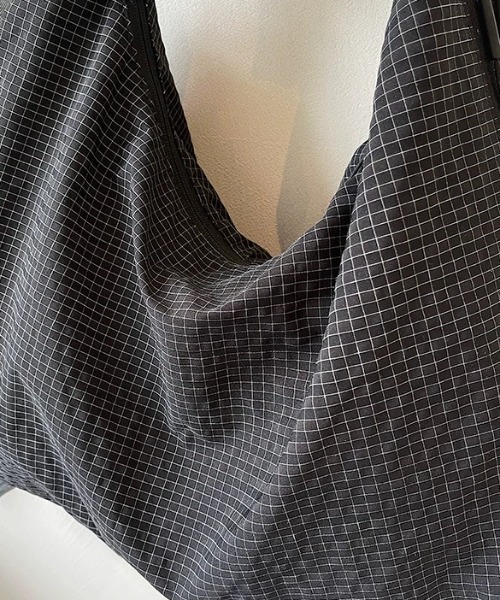 CELENA BEATS（セレナビーツ）の「チェック＆ワッフル シャーリング ショルダー バッグ（ショルダーバッグ・レディース・ブラウン/グレー/ブラック/ホワイト・FREE）」の13枚目の写真