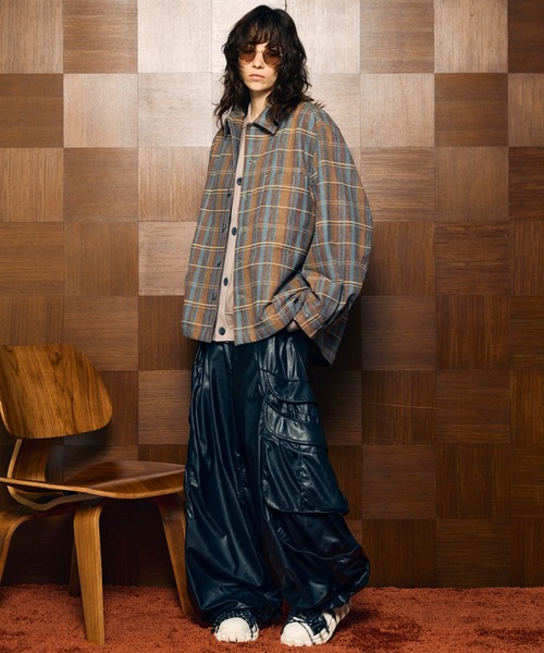 MAISON SPECIAL(メゾンスペシャル)の「《UNISEX》【Italian Dead Stock Fabric】Prime-Over Regular Collar Heavy-Weight Flannel Shirt/プライムオーバーレギュラーカラーヘビーウェイトネルシャツ【MAISON SPECIAL/メゾンスペシャル】(シャツ/ブラウス・メンズ・ダークグリーン/チャコールグレー/ホワイト/ピンク/レッド/ネイビー/その他1・0/1/2)」の15枚目の写真