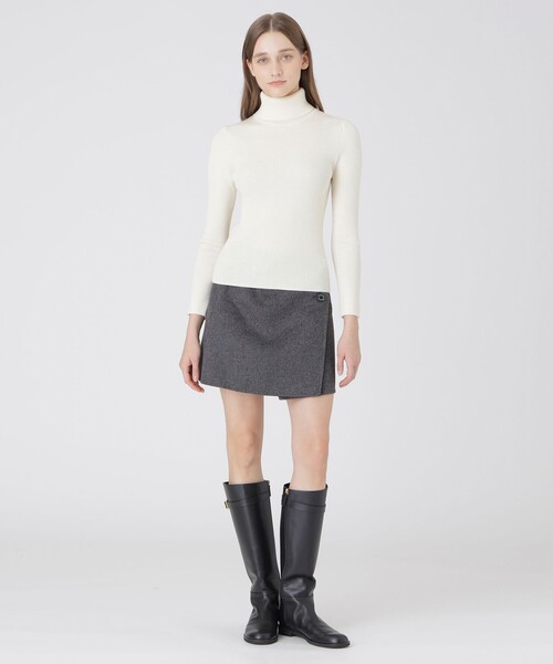 BLUE LABEL CRESTBRIDGE（ブルーレーベルクレストブリッジ）の「【ウォッシャブル】ウォッシャブルウールタートルネックプルオーバー（ニット/セーター・レディース・ブラック/オフホワイト/レッド系その他・38）」の4枚目の写真