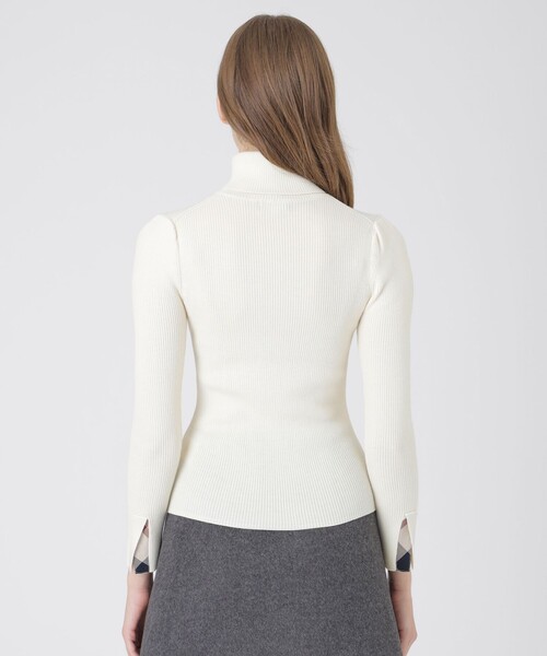 BLUE LABEL CRESTBRIDGE（ブルーレーベルクレストブリッジ）の「【ウォッシャブル】ウォッシャブルウールタートルネックプルオーバー（ニット/セーター・レディース・ブラック/オフホワイト/レッド系その他・38）」の6枚目の写真