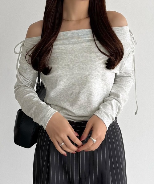 callautia（カラウティア）の「薄手2way肩リボンドレープトップス（Tシャツ/カットソー・レディース・ブラック/杢グレー/クリーム/チャコール/ホワイト・SMALL/MEDIUM/LARGE/X-LARGE）」の3枚目の写真