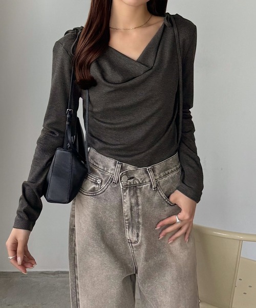 callautia（カラウティア）の「薄手2way肩リボンドレープトップス（Tシャツ/カットソー・レディース・ブラック/杢グレー/クリーム/チャコール/ホワイト・SMALL/MEDIUM/LARGE/X-LARGE）」の4枚目の写真