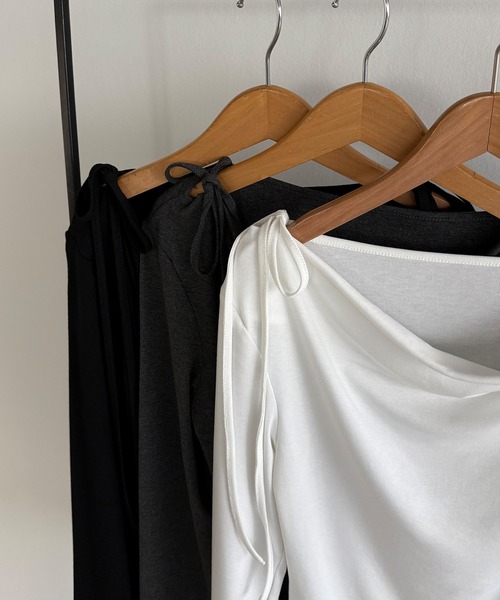 callautia（カラウティア）の「薄手2way肩リボンドレープトップス（Tシャツ/カットソー・レディース・ブラック/杢グレー/クリーム/チャコール/ホワイト・SMALL/MEDIUM/LARGE/X-LARGE）」の19枚目の写真