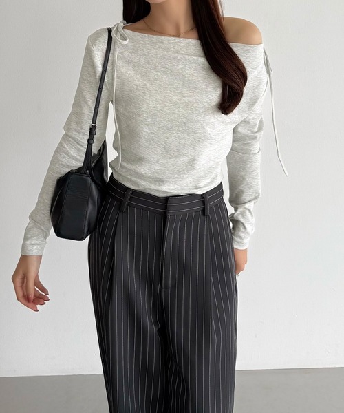 callautia（カラウティア）の「薄手2way肩リボンドレープトップス（Tシャツ/カットソー・レディース・ブラック/杢グレー/クリーム/チャコール/ホワイト・SMALL/MEDIUM/LARGE/X-LARGE）」の10枚目の写真