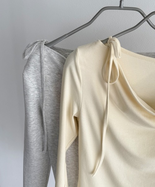 callautia（カラウティア）の「薄手2way肩リボンドレープトップス（Tシャツ/カットソー・レディース・ブラック/杢グレー/クリーム/チャコール/ホワイト・SMALL/MEDIUM/LARGE/X-LARGE）」の8枚目の写真
