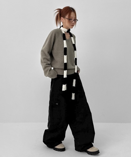 BLACKUP（ブラックアップ）の「[MADE] ステンヌルーズフィットVネックウール混ニット（ニット/セーター・レディース・チャコール/グレイッシュベージュ/カーキ・FREE）」の7枚目の写真