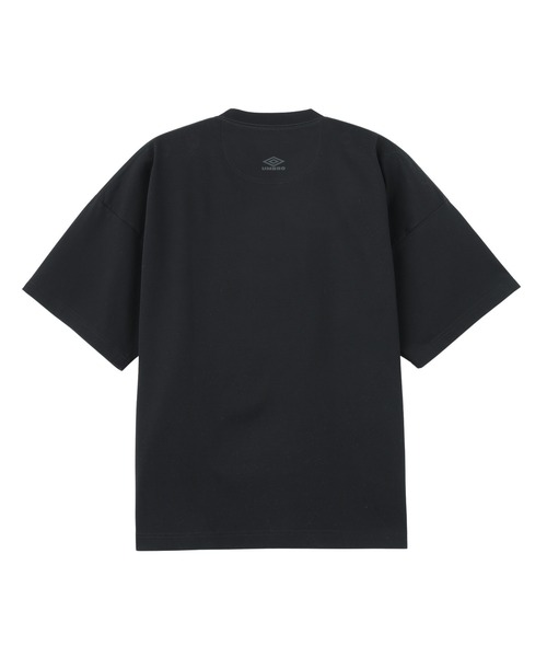 WHITE MOUNTAINEERING(ホワイトマウンテニアリング)の「WHITE MOUNTAINEERING WM×UMBRO OVERSIZED T-SHIRT WM2571519(Tシャツ/カットソー・メンズ・ホワイト/ブラック・M/L)」の3枚目の写真
