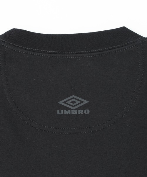 WHITE MOUNTAINEERING(ホワイトマウンテニアリング)の「WHITE MOUNTAINEERING WM×UMBRO OVERSIZED T-SHIRT WM2571519(Tシャツ/カットソー・メンズ・ホワイト/ブラック・M/L)」の5枚目の写真