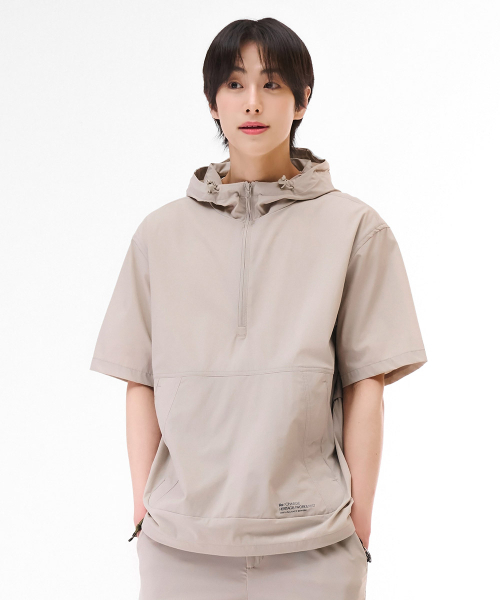 CHASECULT(チェイスカルト)の「共用クールストレッチフード半袖アノラックTシャツ - ベージュ(Tシャツ/カットソー・メンズ・ベージュ・95/90/100/105)」の1枚目の写真