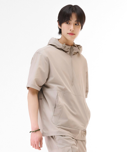 CHASECULT(チェイスカルト)の「共用クールストレッチフード半袖アノラックTシャツ - ベージュ(Tシャツ/カットソー・メンズ・ベージュ・95/90/100/105)」の3枚目の写真