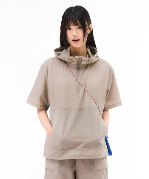CHASECULT(チェイスカルト)の「共用クールストレッチフード半袖アノラックTシャツ - ベージュ(Tシャツ/カットソー・メンズ・ベージュ・95/90/100/105)」の4枚目の写真