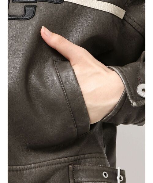 GYDA(ジェイダ)の「GGラインFake Leatherブルゾン(ブルゾン・レディース・ブラウン/アイボリー・FREE)」の17枚目の写真