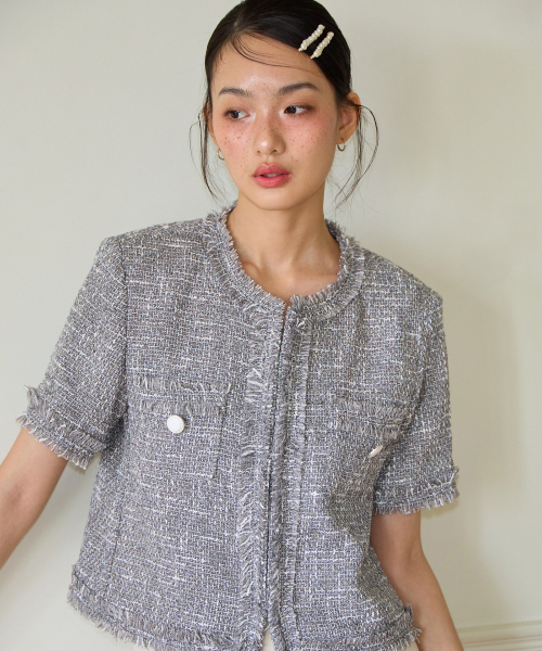 SALON DE YOHN(サロンドヨーン)の「Tassel Tweed Short Sleeve Jacket_ Gray(その他アウター・レディース・その他・FREE)」の2枚目の写真