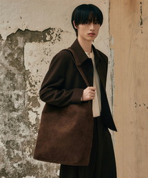 HYOJI（ヒョージ）の「スエードショルダークロスバッグ（メッセンジャーバッグ）」