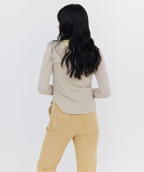 WNDERKAMMER（ブンダーカンマー）の「コーデュロイセミブーツカットパンツ_イエロー（その他パンツ・レディース・その他・X-SMALL/SMALL/MEDIUM）」の2枚目の写真