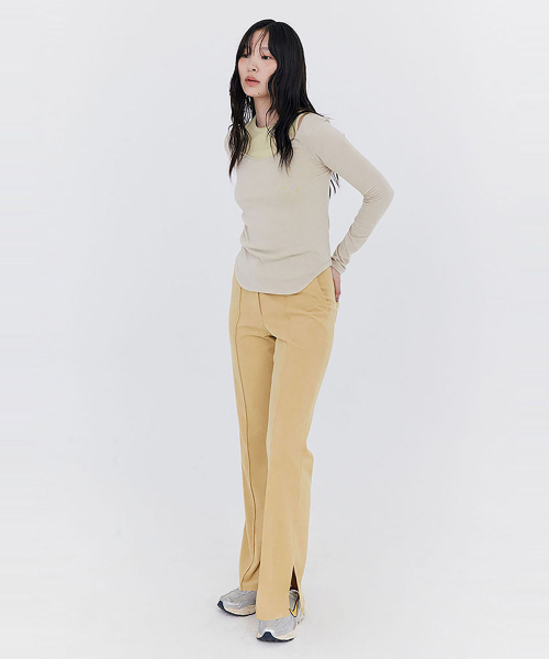 WNDERKAMMER（ブンダーカンマー）の「コーデュロイセミブーツカットパンツ_イエロー（その他パンツ・レディース・その他・X-SMALL/SMALL/MEDIUM）」の4枚目の写真