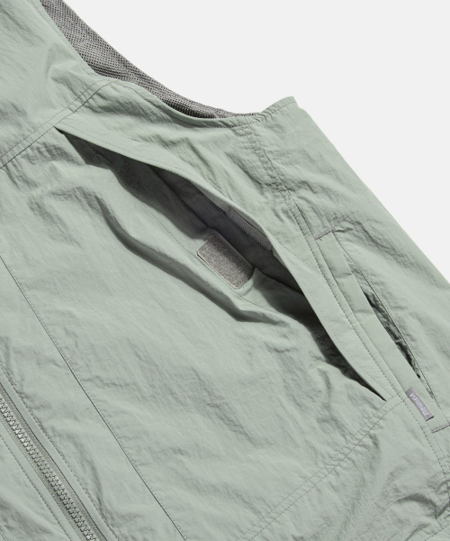 ESPIONAGE（エスピオナジ）の「PCU Level 7 Light Vest Sage（ベスト・メンズ・その他・MEDIUM/LARGE/X-LARGE）」の7枚目の写真